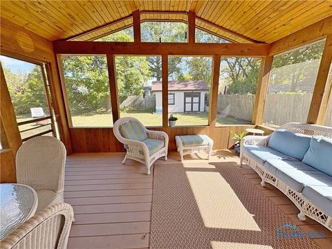 Tiny photo for 614 Pasteur Avenue, Bowling Green, OH 43402 (MLS # 6136984)
