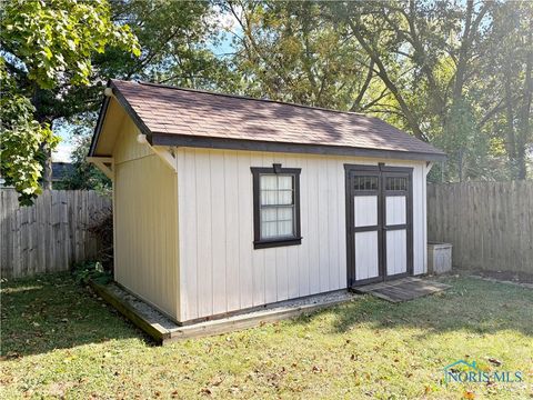 Tiny photo for 614 Pasteur Avenue, Bowling Green, OH 43402 (MLS # 6136984)