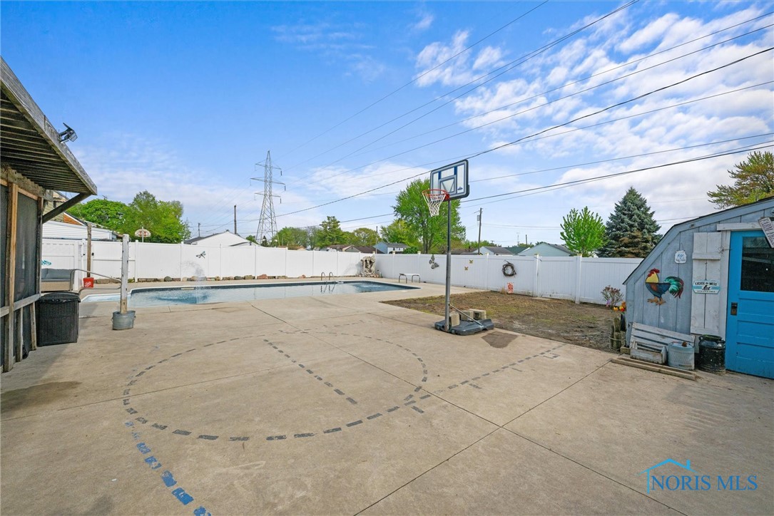 533 Regina Parkway, Toledo, Ohio image 34