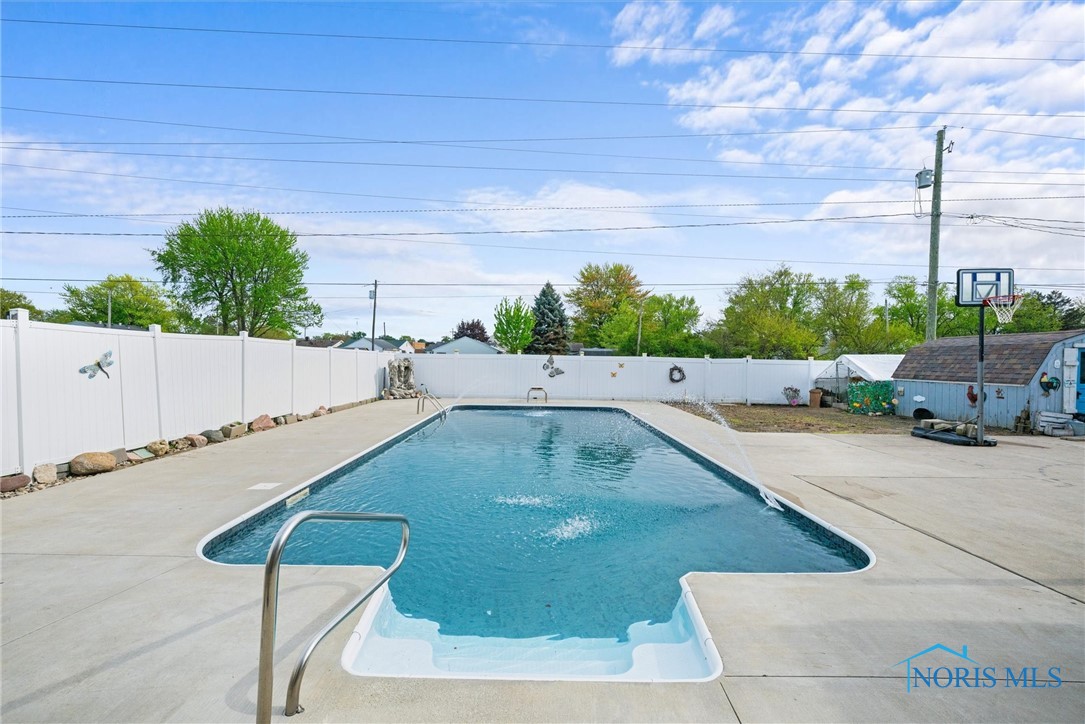 533 Regina Parkway, Toledo, Ohio image 30