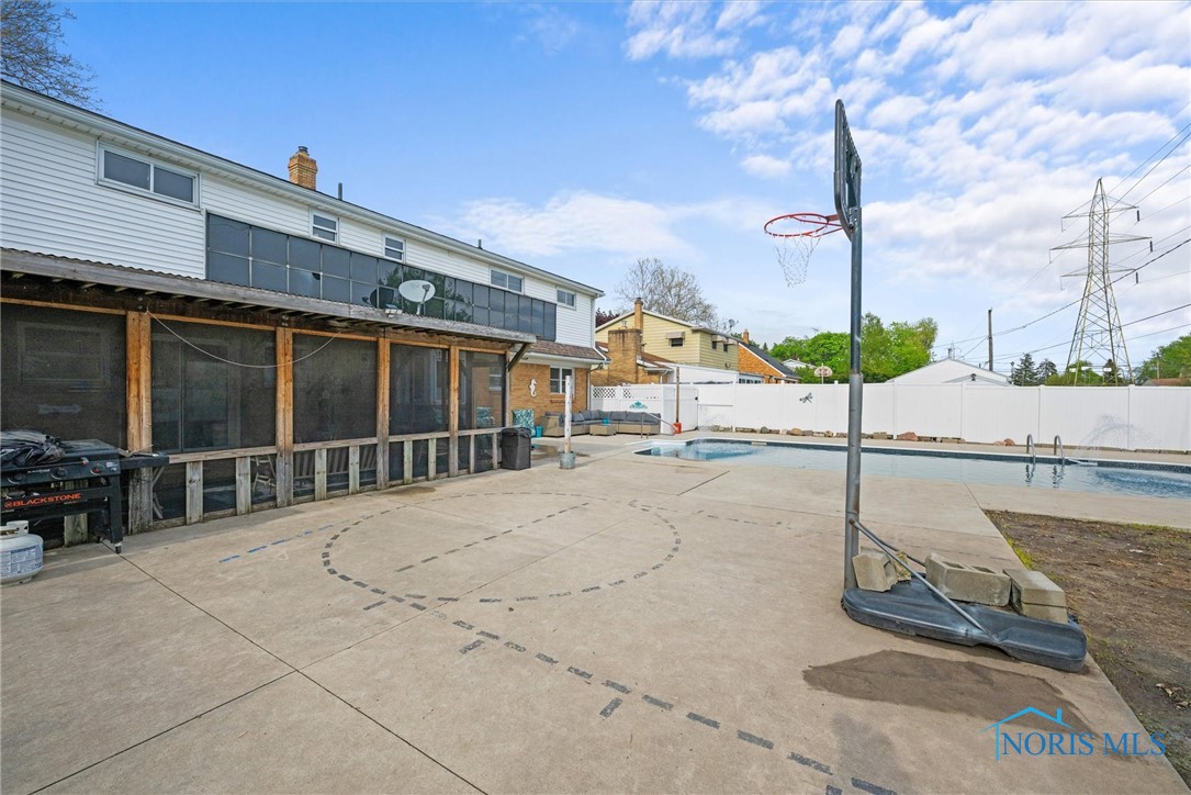 533 Regina Parkway, Toledo, Ohio image 33