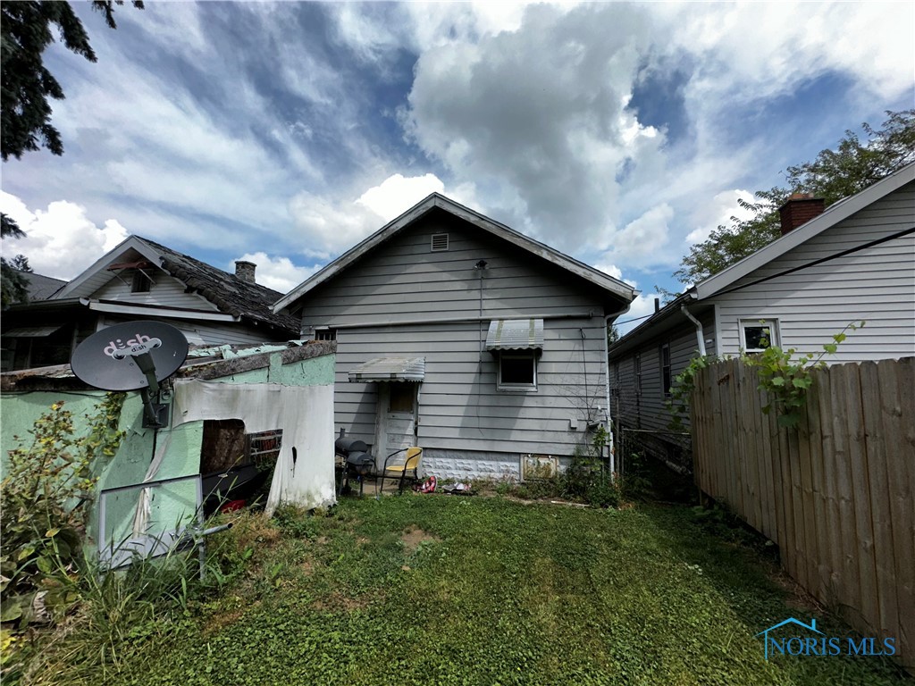 Photo 19 of 20 of 2815 E Street house