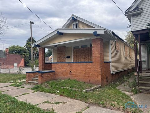 Tiny photo for 170 Dexter Street, Toledo, OH 43608 (MLS # 6136105)
