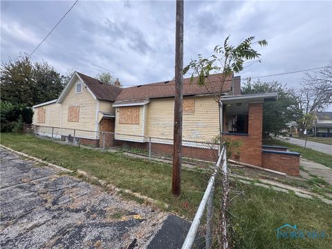 Tiny photo for 170 Dexter Street, Toledo, OH 43608 (MLS # 6136105)