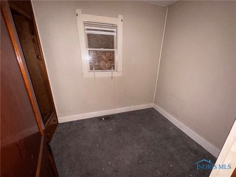Tiny photo for 170 Dexter Street, Toledo, OH 43608 (MLS # 6136105)