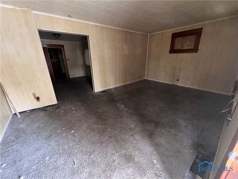 Tiny photo for 170 Dexter Street, Toledo, OH 43608 (MLS # 6136105)