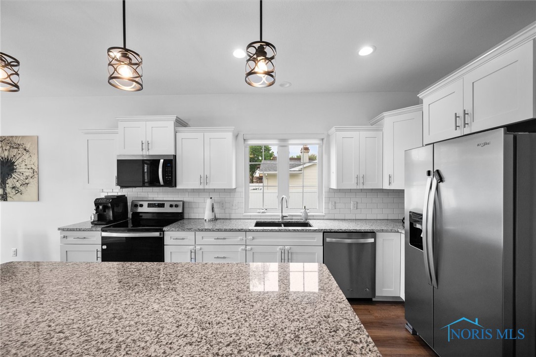 3012 Camelot Drive, Oregon, Ohio image 14