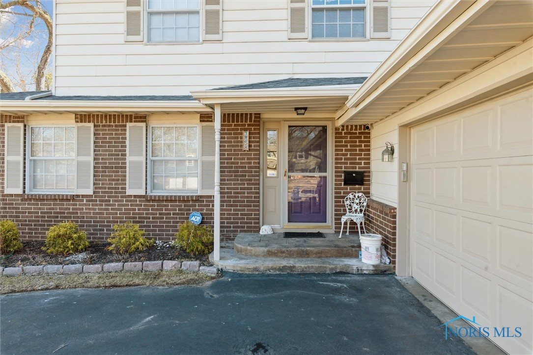 3858 Fairwood Drive, Sylvania, Ohio image 5