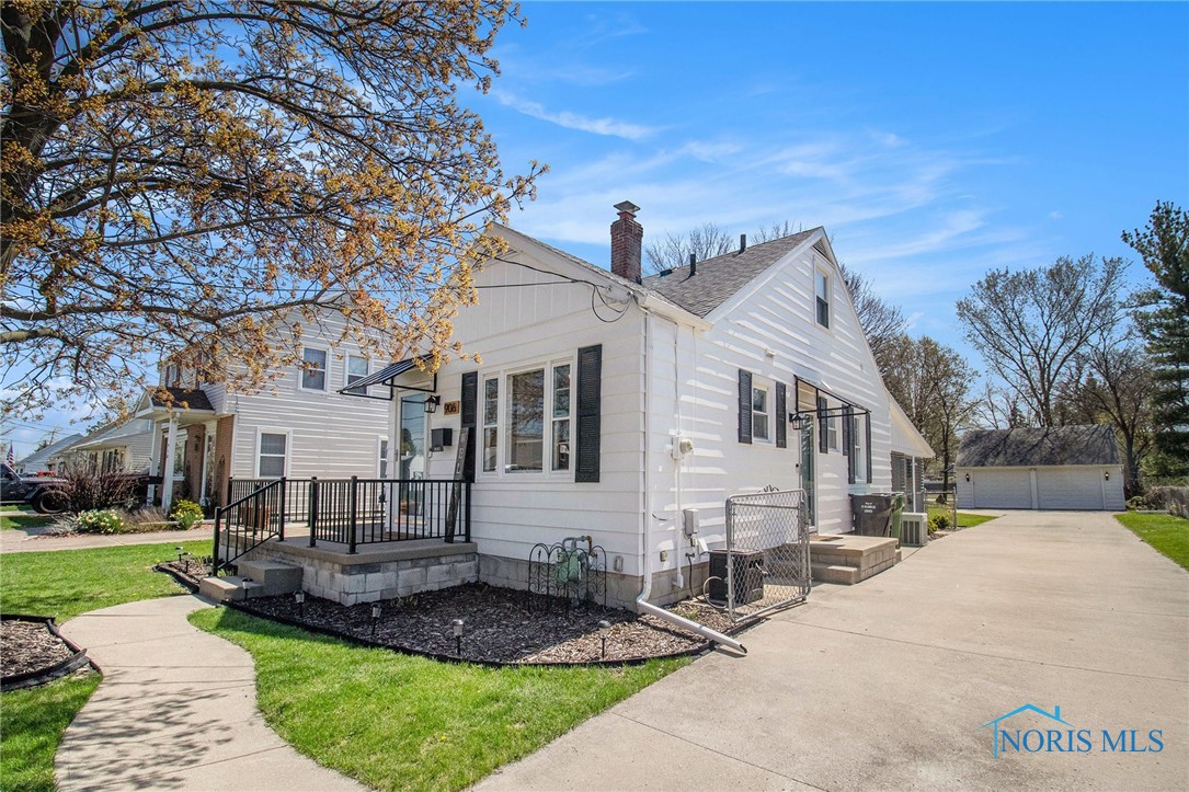 906 Seventh Street, Maumee, Ohio image 3