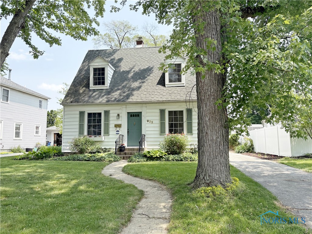 932 N Grove Street, Bowling Green, Ohio image 2