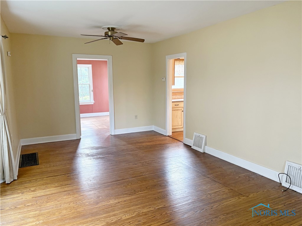 932 N Grove Street, Bowling Green, Ohio image 6