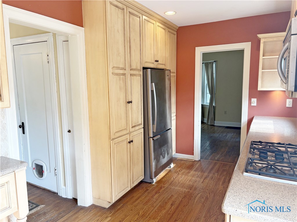 932 N Grove Street, Bowling Green, Ohio image 10