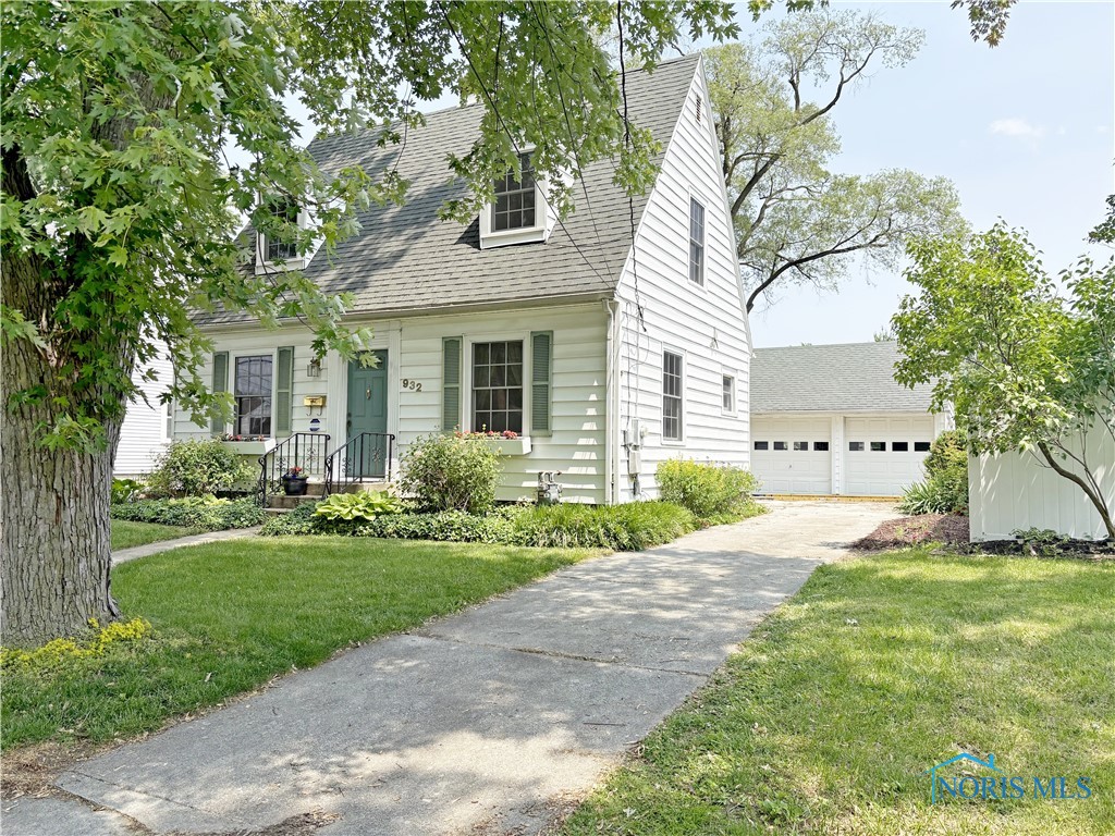 932 N Grove Street, Bowling Green, Ohio image 3