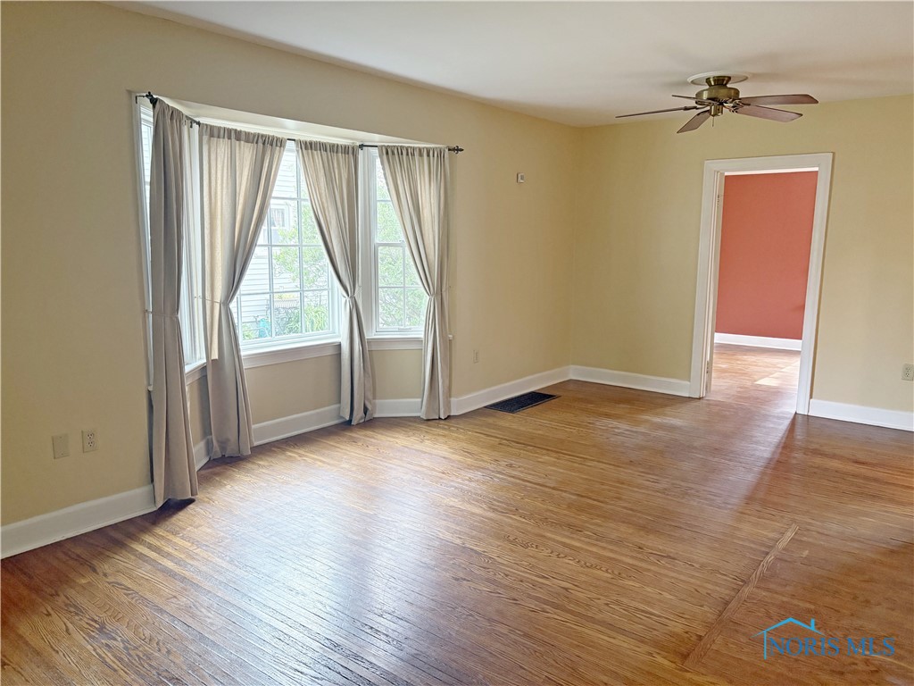 932 N Grove Street, Bowling Green, Ohio image 5