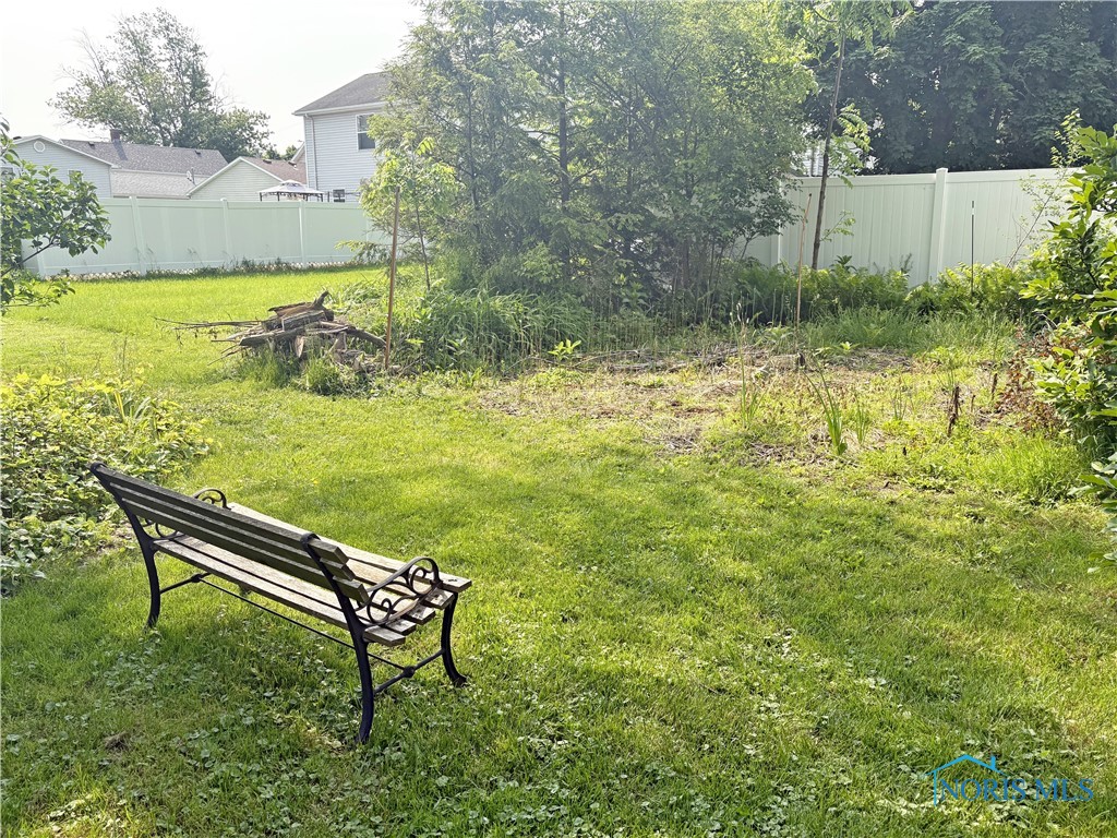 932 N Grove Street, Bowling Green, Ohio image 26