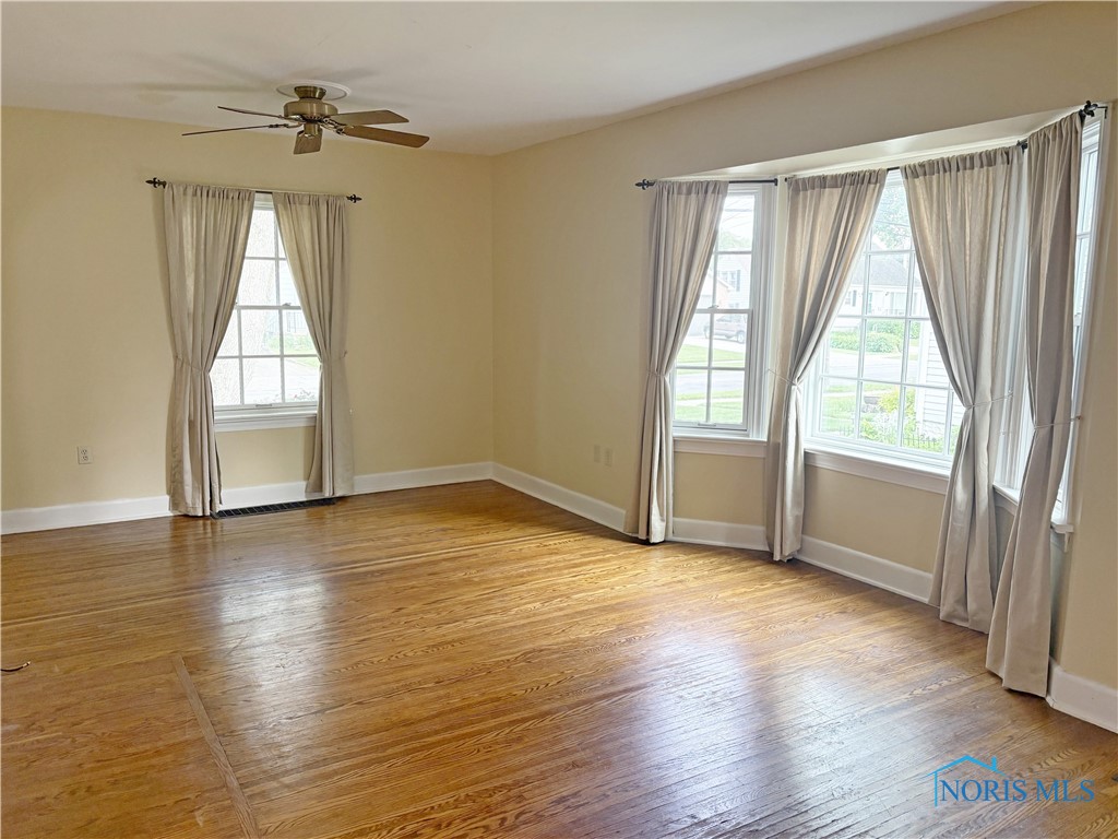 932 N Grove Street, Bowling Green, Ohio image 4
