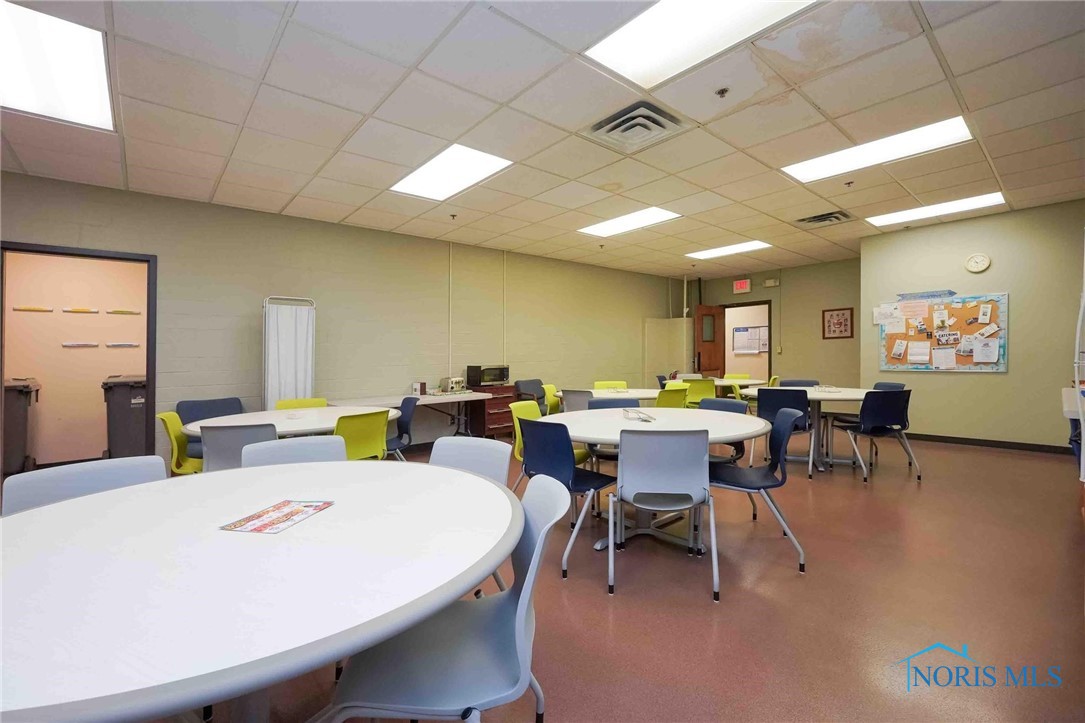 Findlay, Ohio 45840, United States, ,Residential,Active,162158