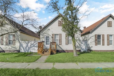 Photo of 117 N Main Street, Walbridge, OH 43465 (MLS # 6136320)