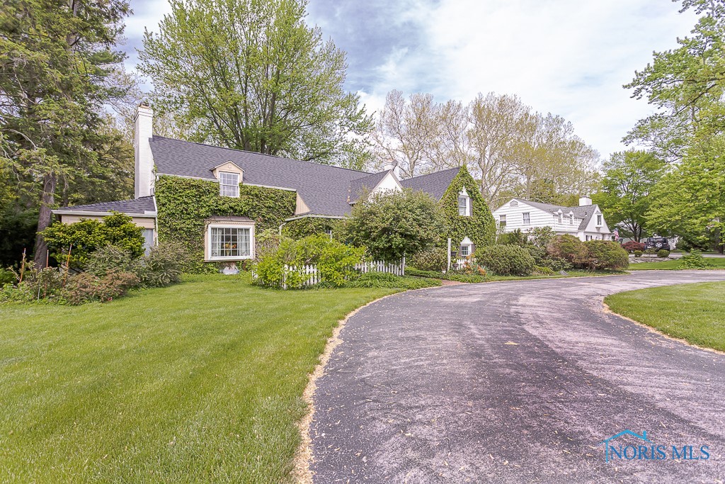 3868 W Bancroft Street, Ottawa Hills, Ohio image 2