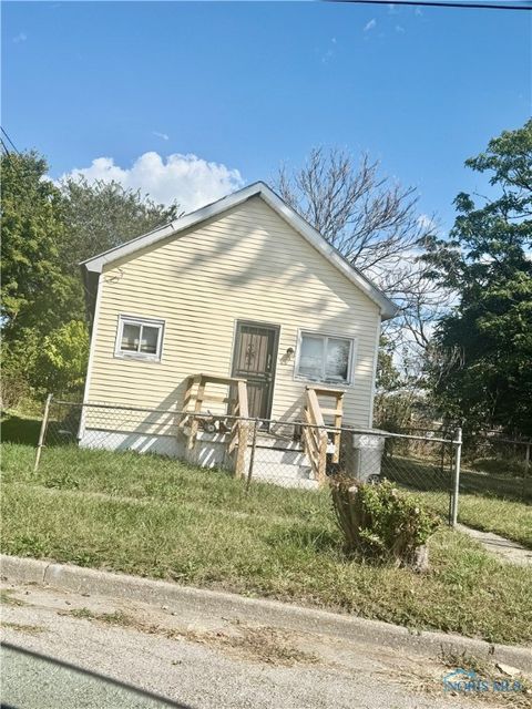Tiny photo for 223 Charles Street, Toledo, OH 43609 (MLS # 6136961)
