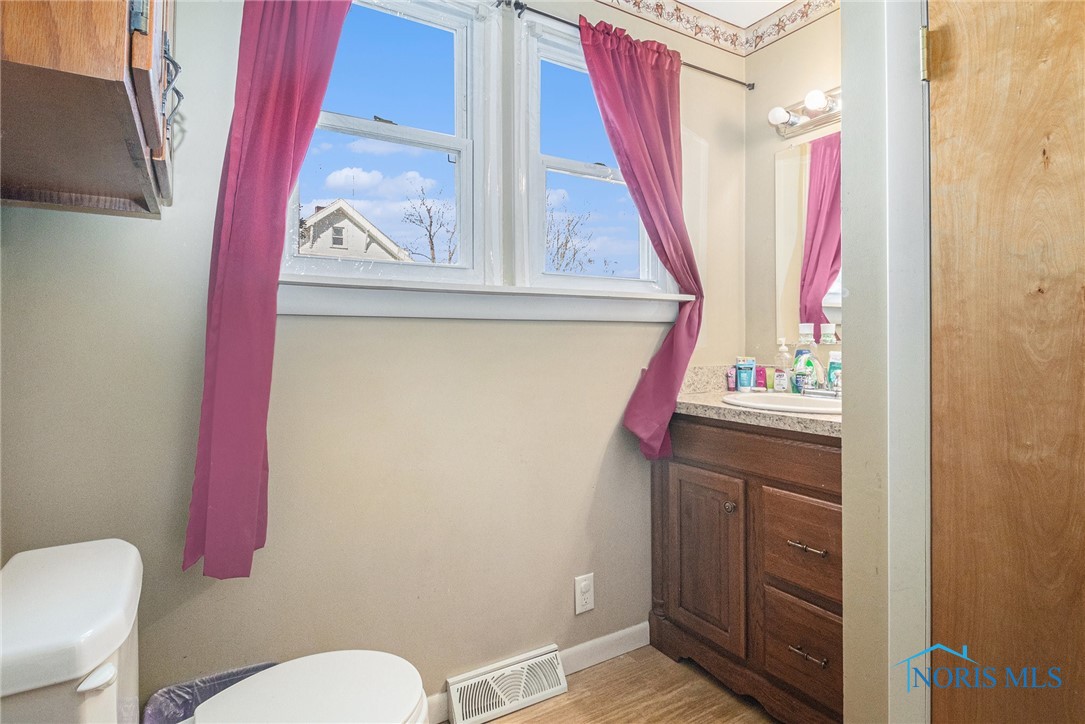 820 Rawson Avenue, Fremont, Ohio image 13