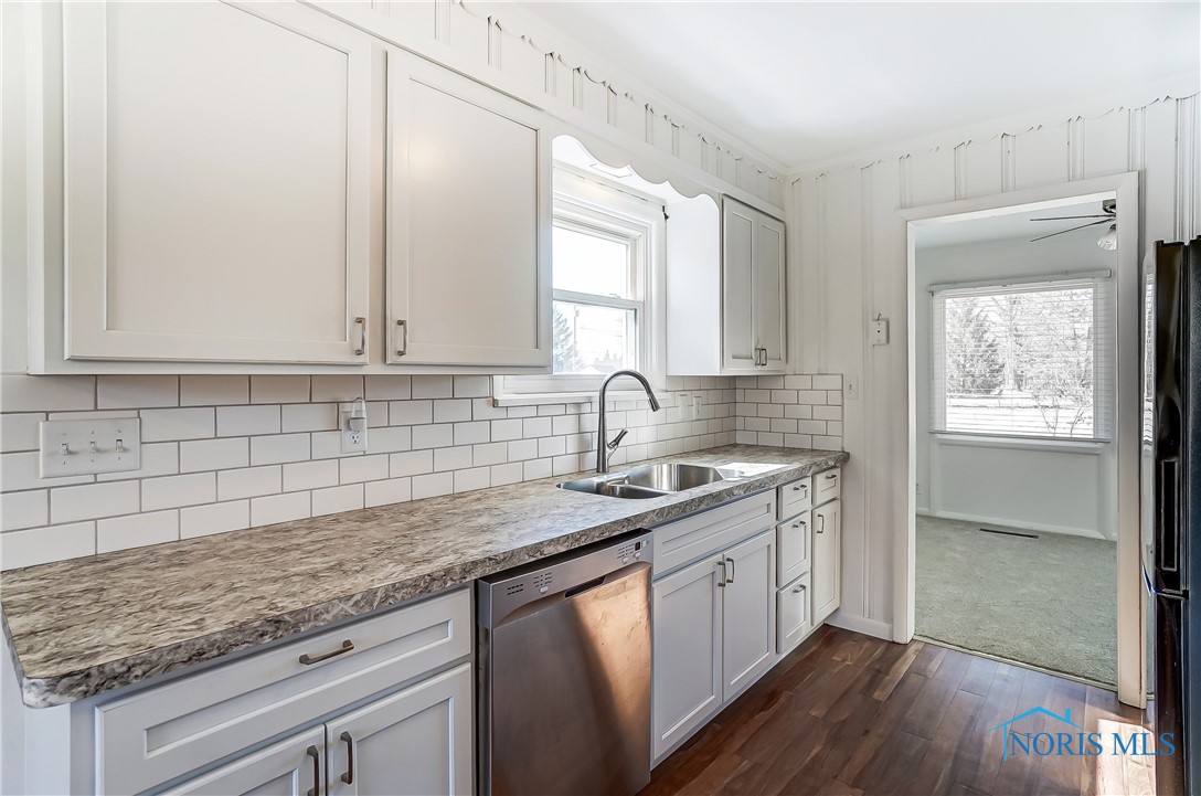1028 Miller Road, Northwood, Ohio image 12