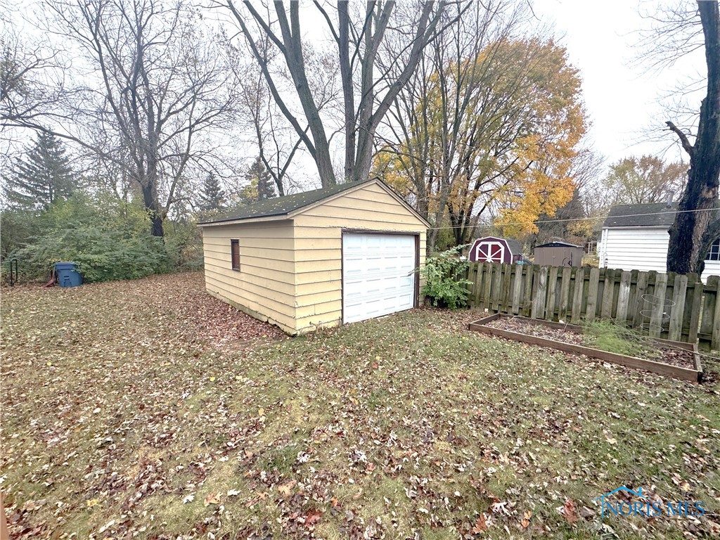 5056 Brinthaven Drive, Sylvania, Ohio image 3