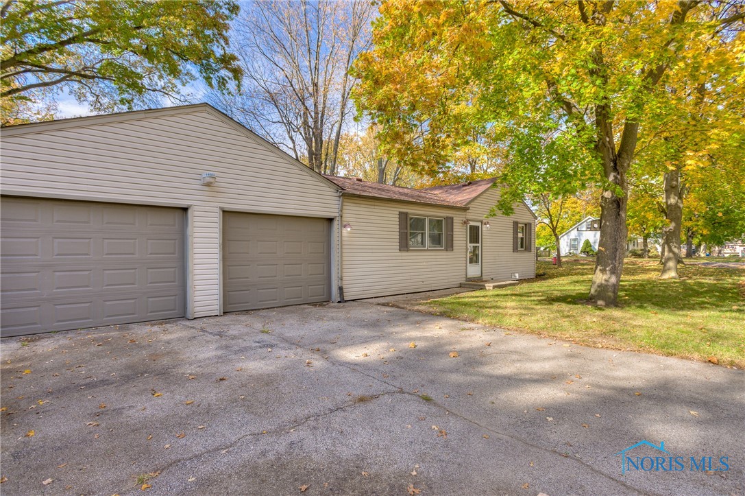 5103 Yorkshire Drive, Toledo, Ohio image 3