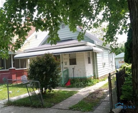 Photo of 3350 Maple Street, Toledo, OH 43610 (MLS # 6136299)