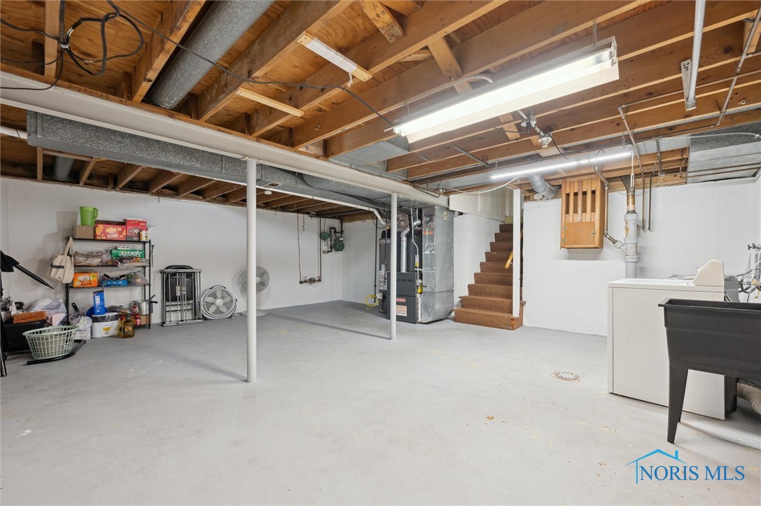 3736 Dewlawn Drive, Toledo, Ohio image 31