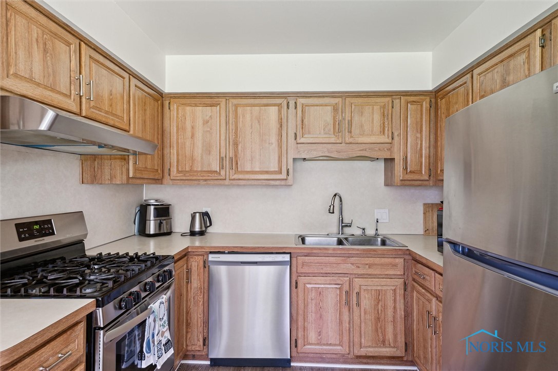 3736 Dewlawn Drive, Toledo, Ohio image 11