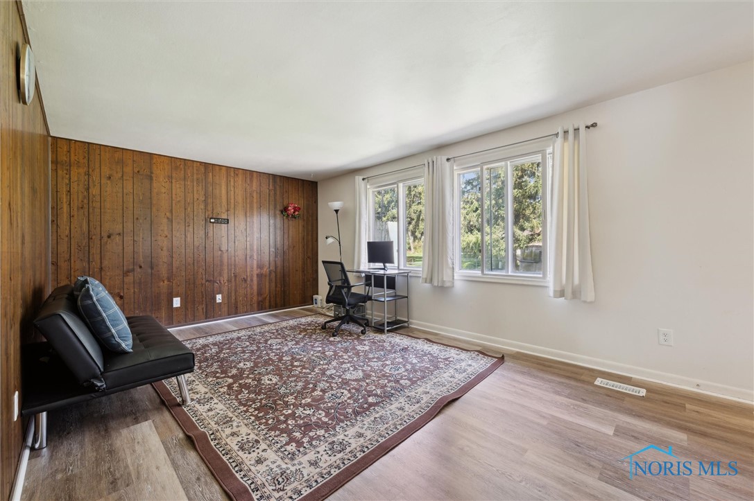 3736 Dewlawn Drive, Toledo, Ohio image 7