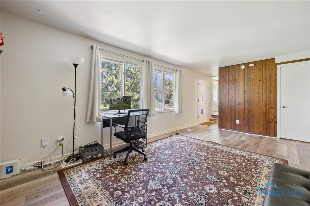 3736 Dewlawn Drive, Toledo, Ohio image 8