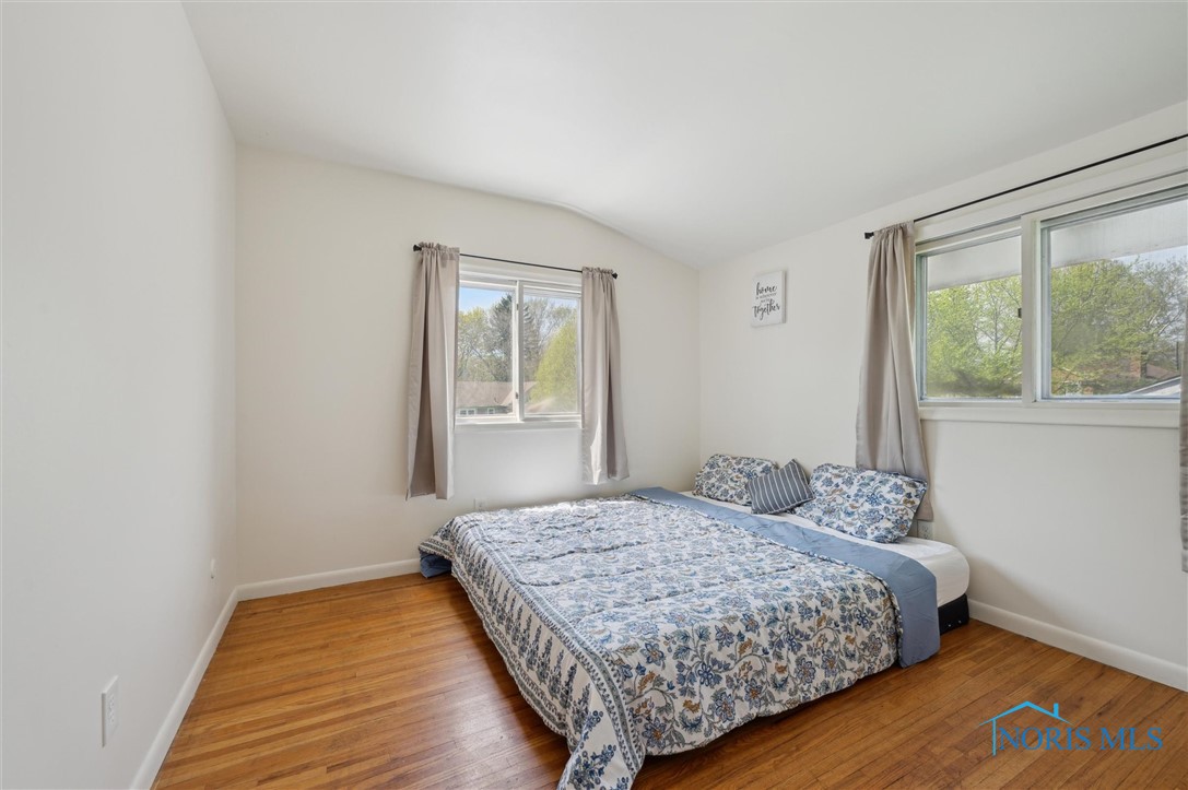 3736 Dewlawn Drive, Toledo, Ohio image 23