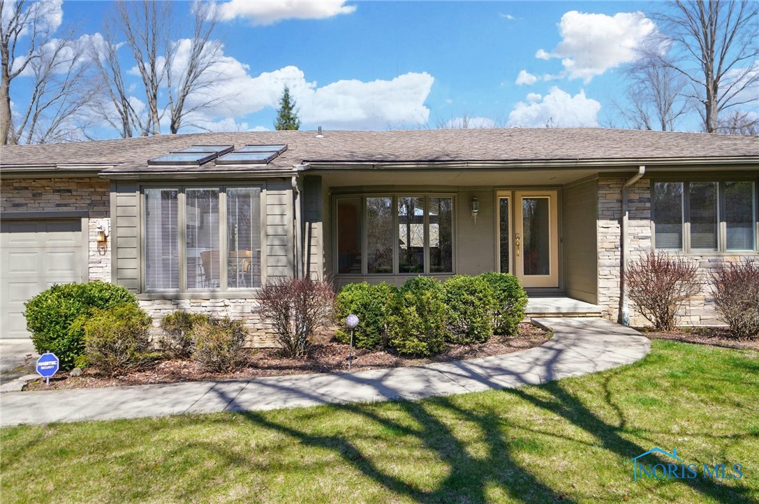 633 W Front Street, Perrysburg, Ohio image 2