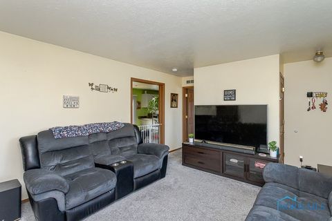Tiny photo for 29479 Harriet Street, Millbury, OH 43447 (MLS # 6136453)