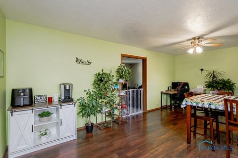 Tiny photo for 29479 Harriet Street, Millbury, OH 43447 (MLS # 6136453)