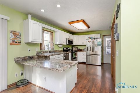 Tiny photo for 29479 Harriet Street, Millbury, OH 43447 (MLS # 6136453)