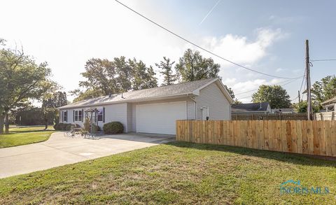 Tiny photo for 29479 Harriet Street, Millbury, OH 43447 (MLS # 6136453)