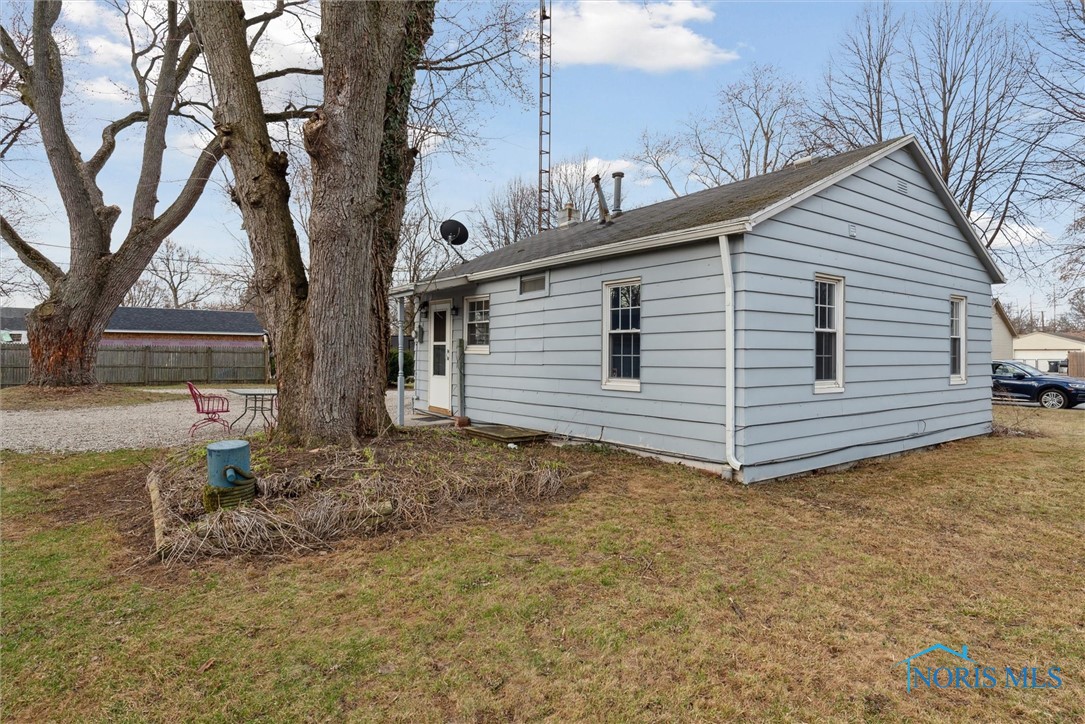 4417 Carl Drive, Maumee, Ohio image 4
