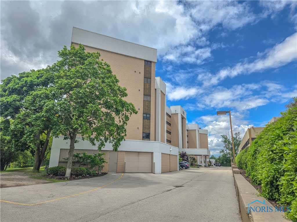 5831 Monroe Street #602, Sylvania, Ohio image 1