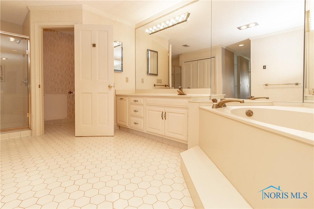 5831 Monroe Street #602, Sylvania, Ohio image 32