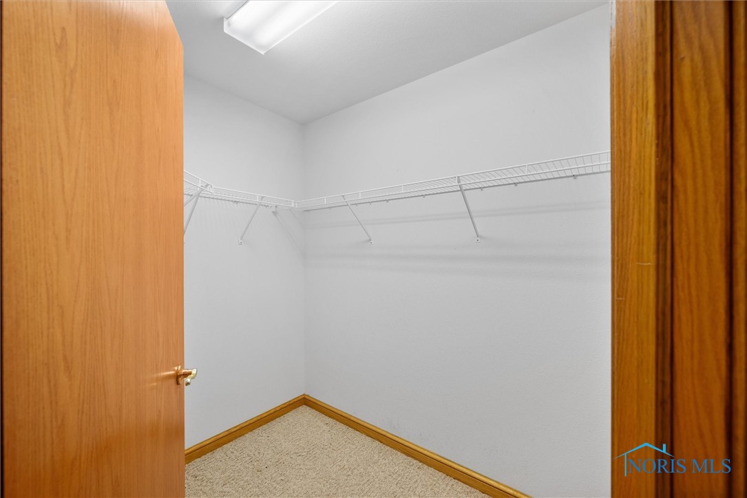 216 E Greenwood Drive, Haskins, Ohio image 10