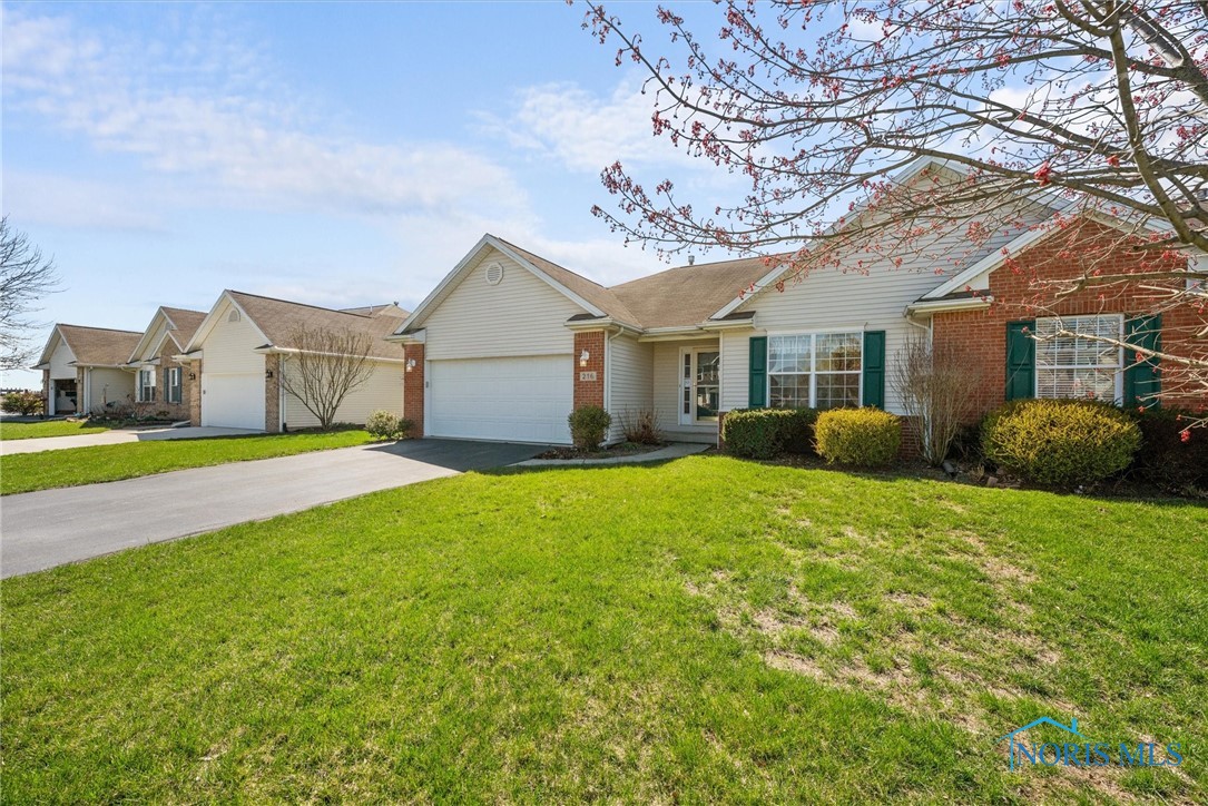 216 E Greenwood Drive, Haskins, Ohio image 3