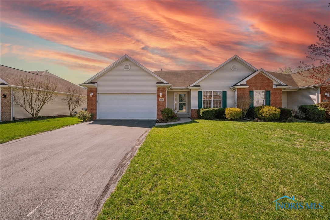 216 E Greenwood Drive, Haskins, Ohio image 2