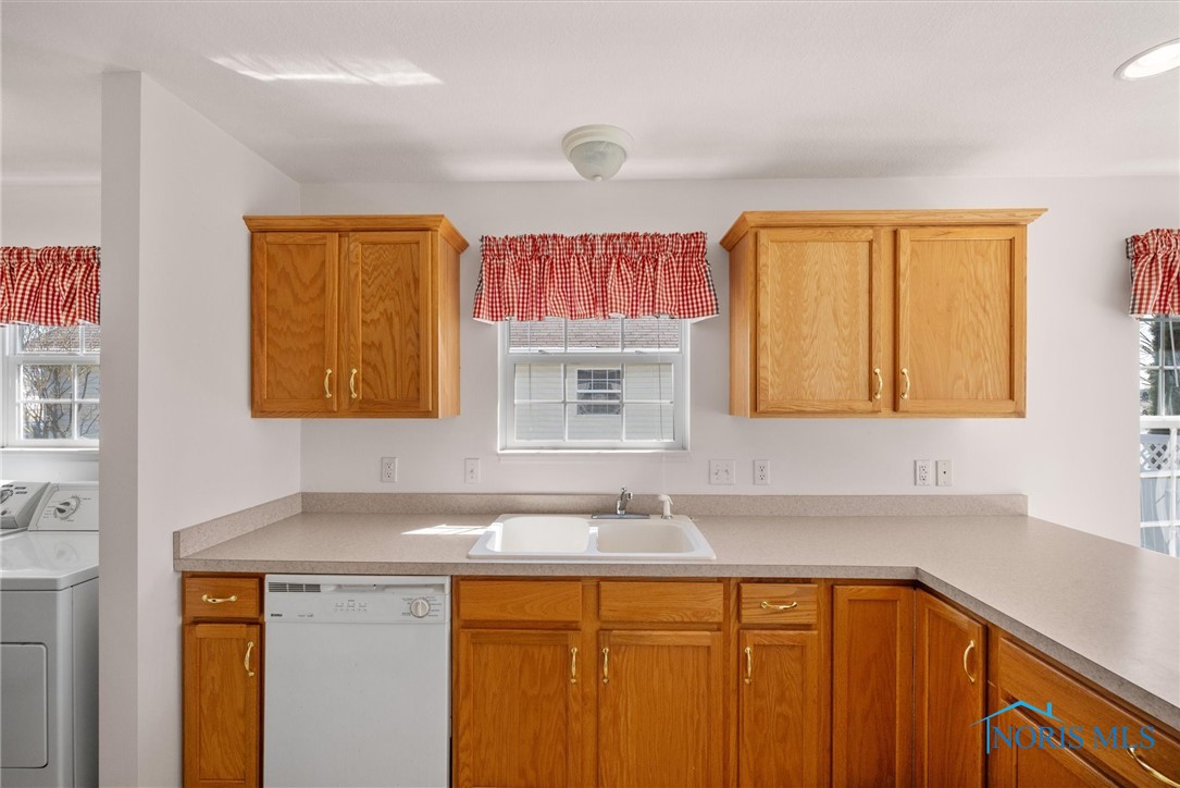 216 E Greenwood Drive, Haskins, Ohio image 24