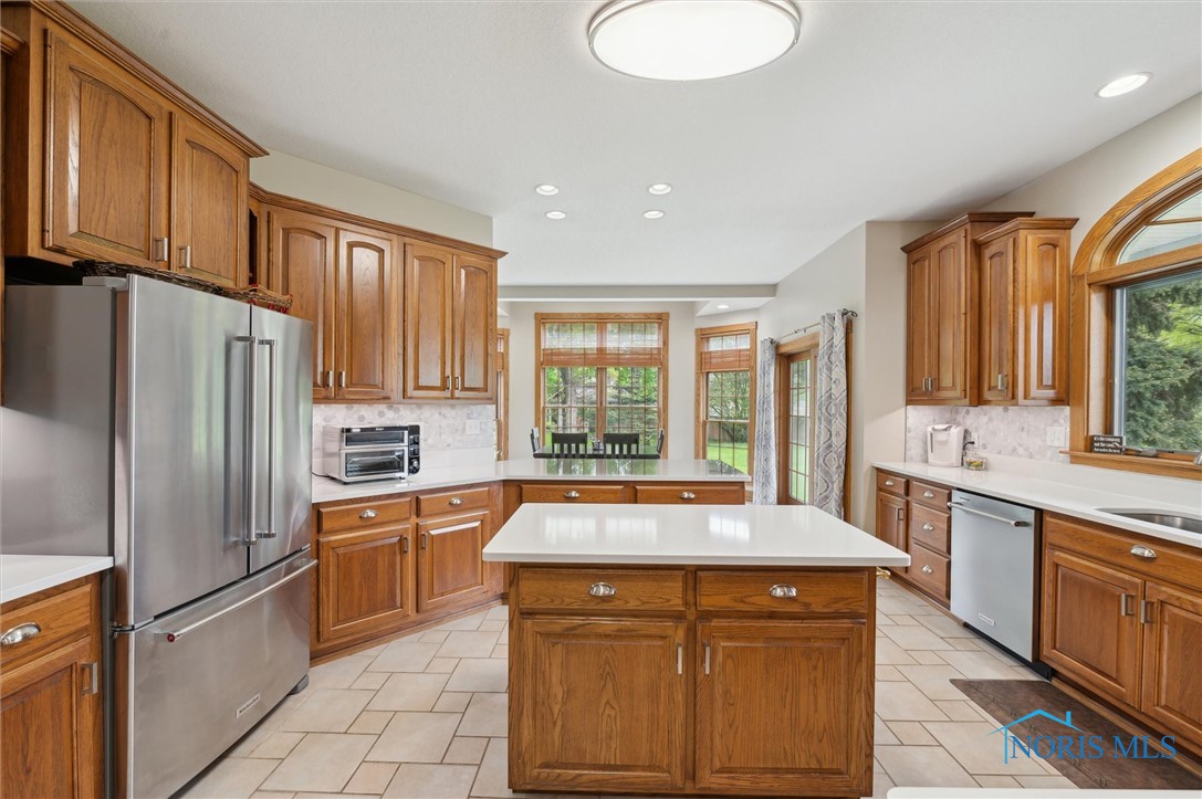 1903 Greystone Drive, Findlay, Ohio image 12