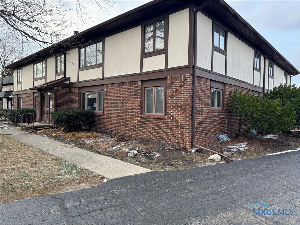 6636 Kingsbridge Drive #2, Sylvania, Ohio image 3