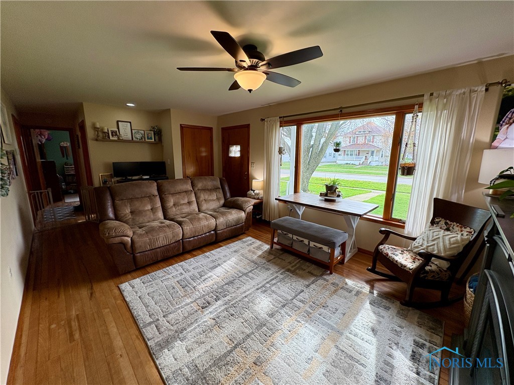 825 S Myrtle Avenue, Willard, Ohio image 7