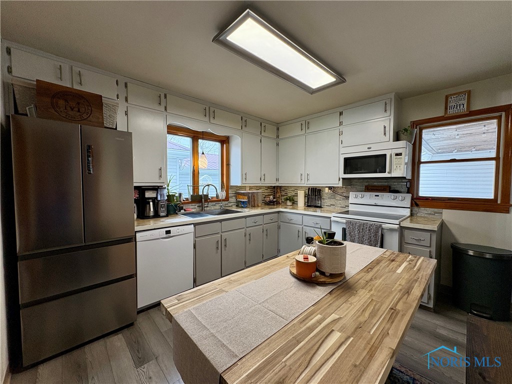 825 S Myrtle Avenue, Willard, Ohio image 11